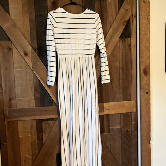 Hount dress - Picture 4 of 9